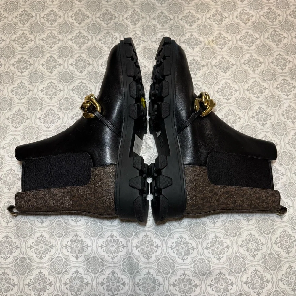 MICHAEL MICHAEL KORS Women's Scarlett Lug Sole Chain Chelsea Booties Size 8.5